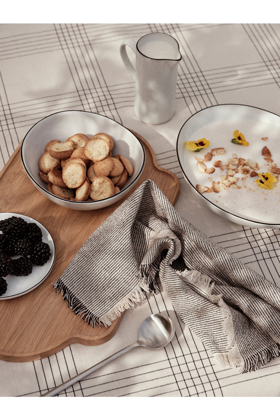 BROSTE Tablecloth Alice - Black/Natural 160*200