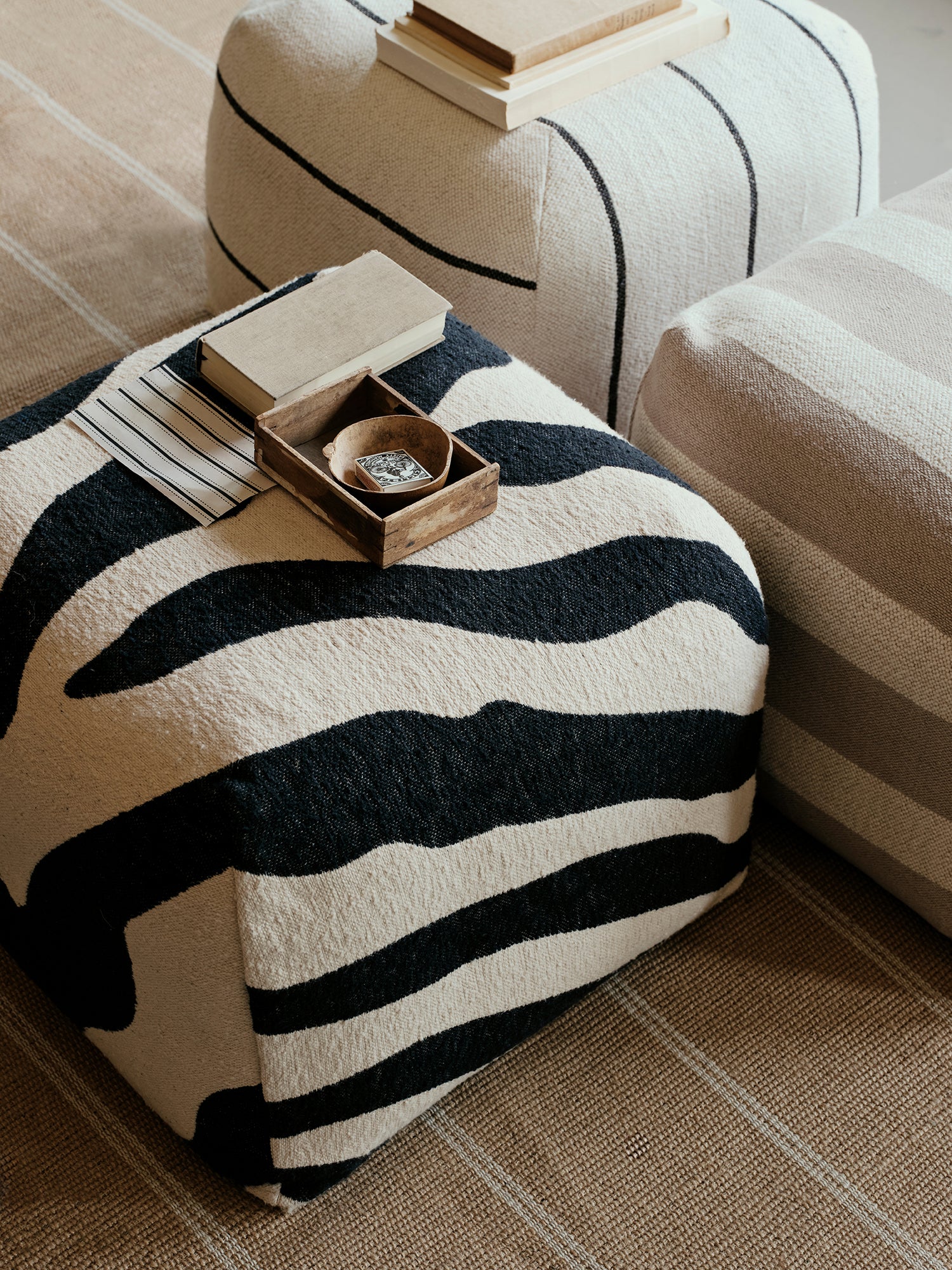 BROSTE Pouf Zebra - Black/Light Beige