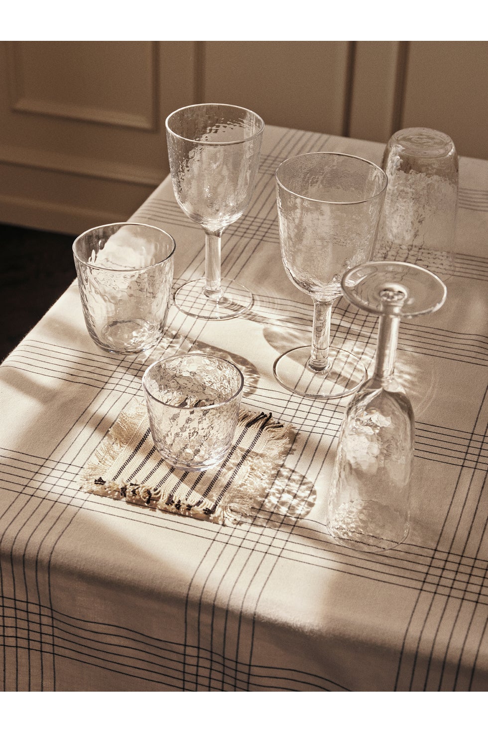 BROSTE Hammered Red Wine Glass Clear