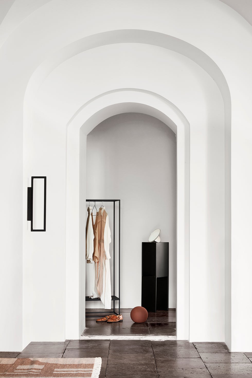 KRISTINA DAM Geometric Wall Lamp - Black*