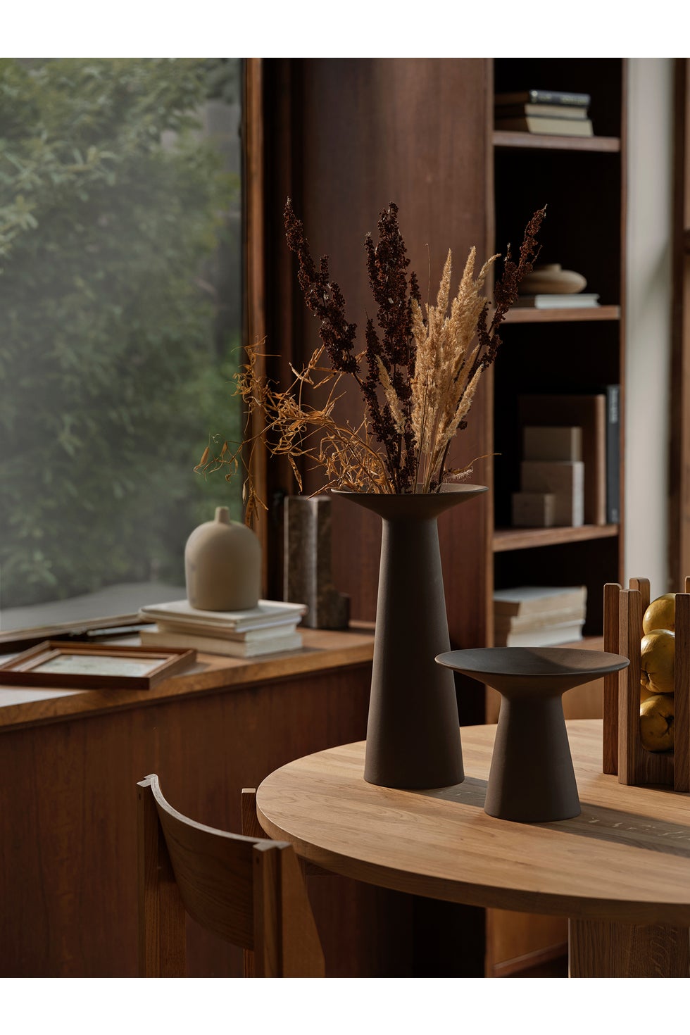 KRISTINA DAM Collar Vase Large - Dark Brown Englobe