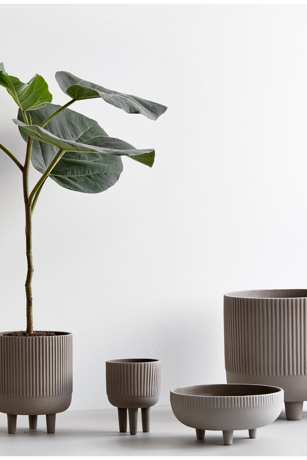 KRISTINA DAM Three Legged Pot Small - Grey