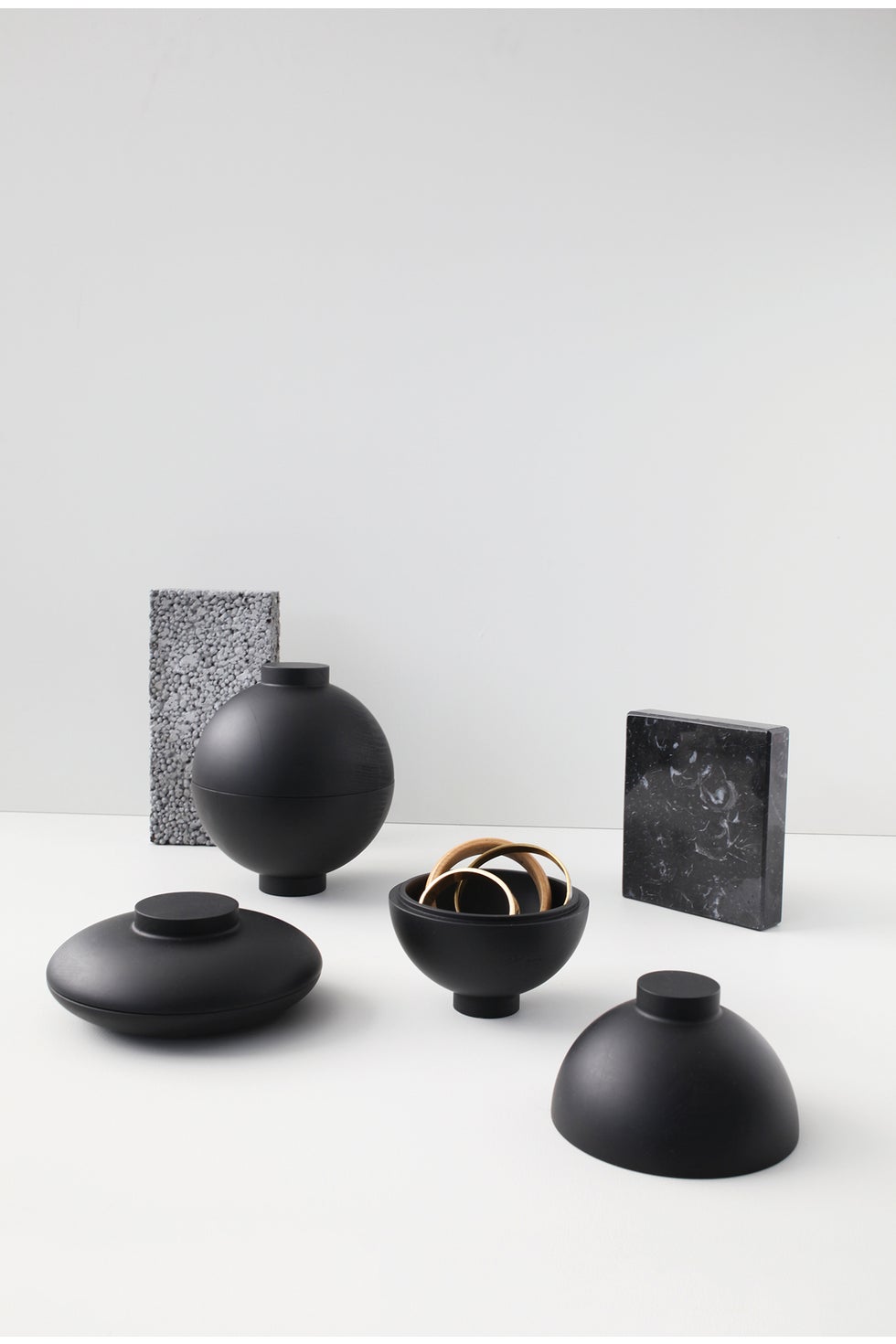 KRISTINA DAM Wooden Sphere XL - Black