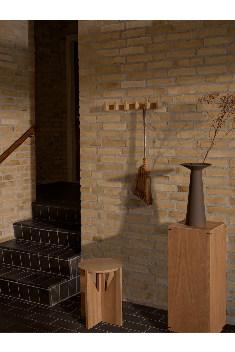 KRISTINA DAM Column Coat Rack Long - Warm Oiled Oak