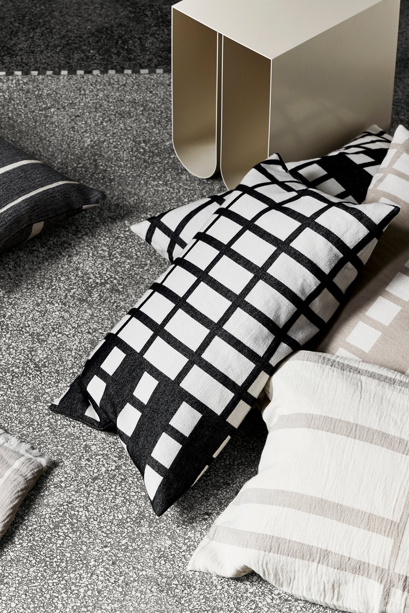 KRISTINA DAM Contemporary Block Cushion Cover - White/Black 60*40*