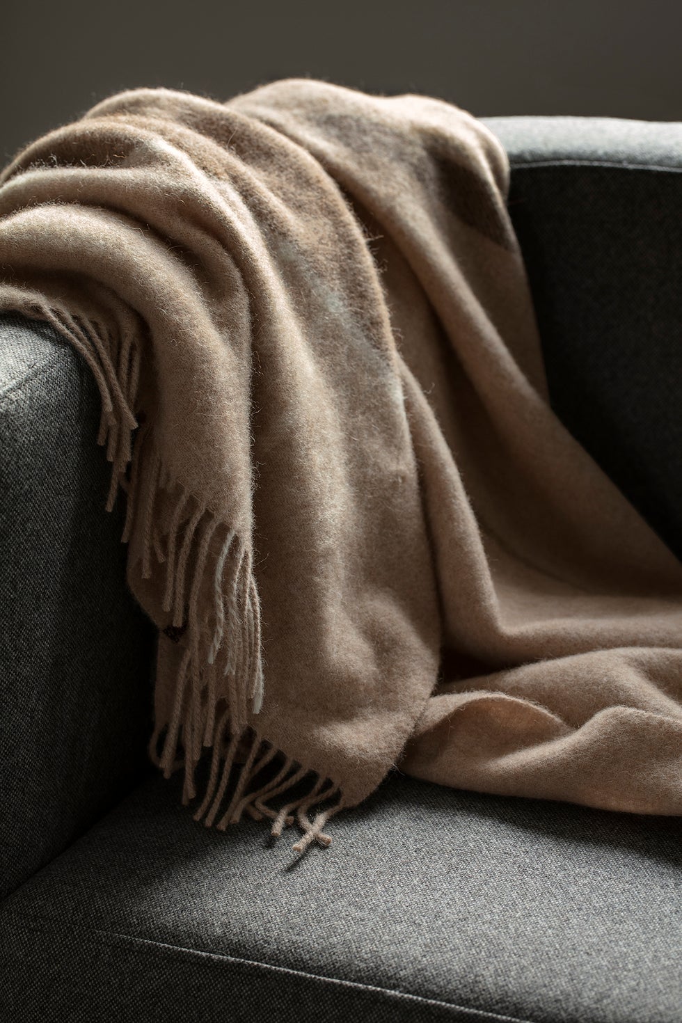 KRISTINA DAM Gradient Throw - Natural Brown 240*140*