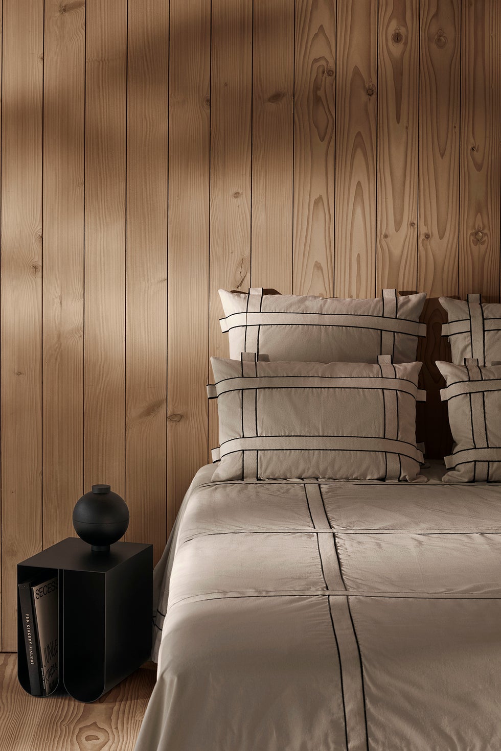 KRISTINA DAM Bow Cushion Cover - Natural/Black 60*40