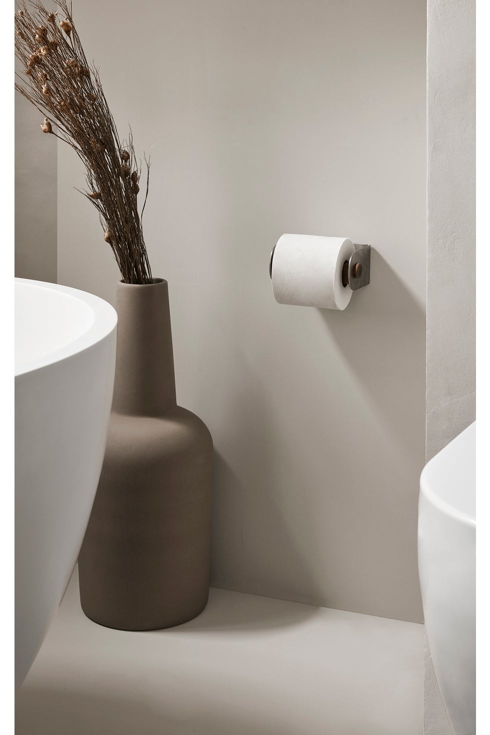 KRISTINA DAM Dowel Toilet Roll Holder - Walnut*
