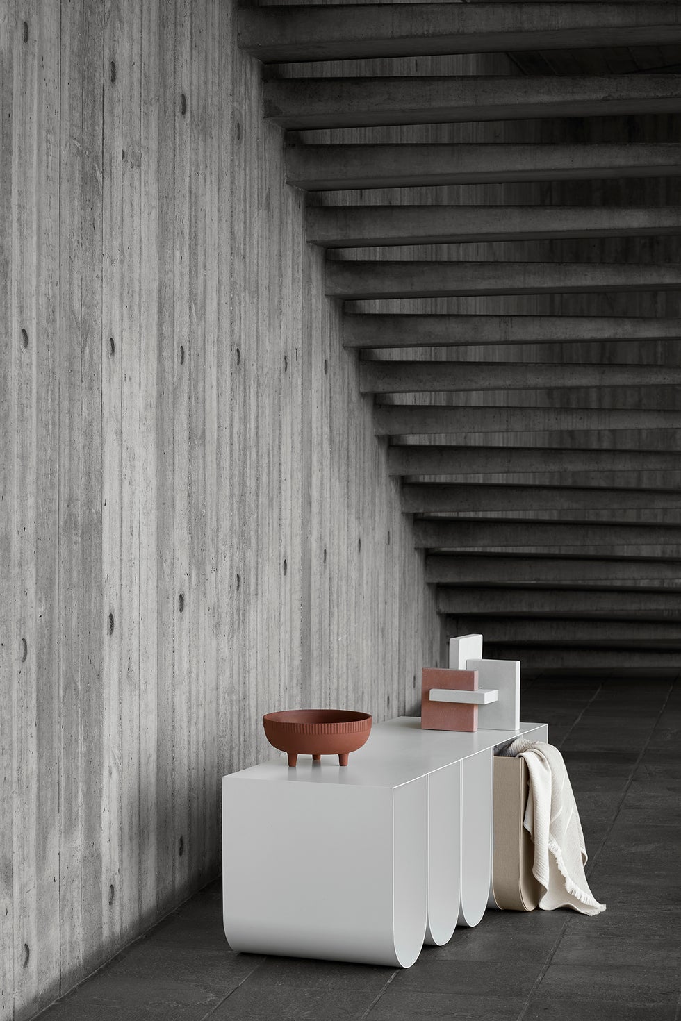 KRISTINA DAM Curved Bench - Beige