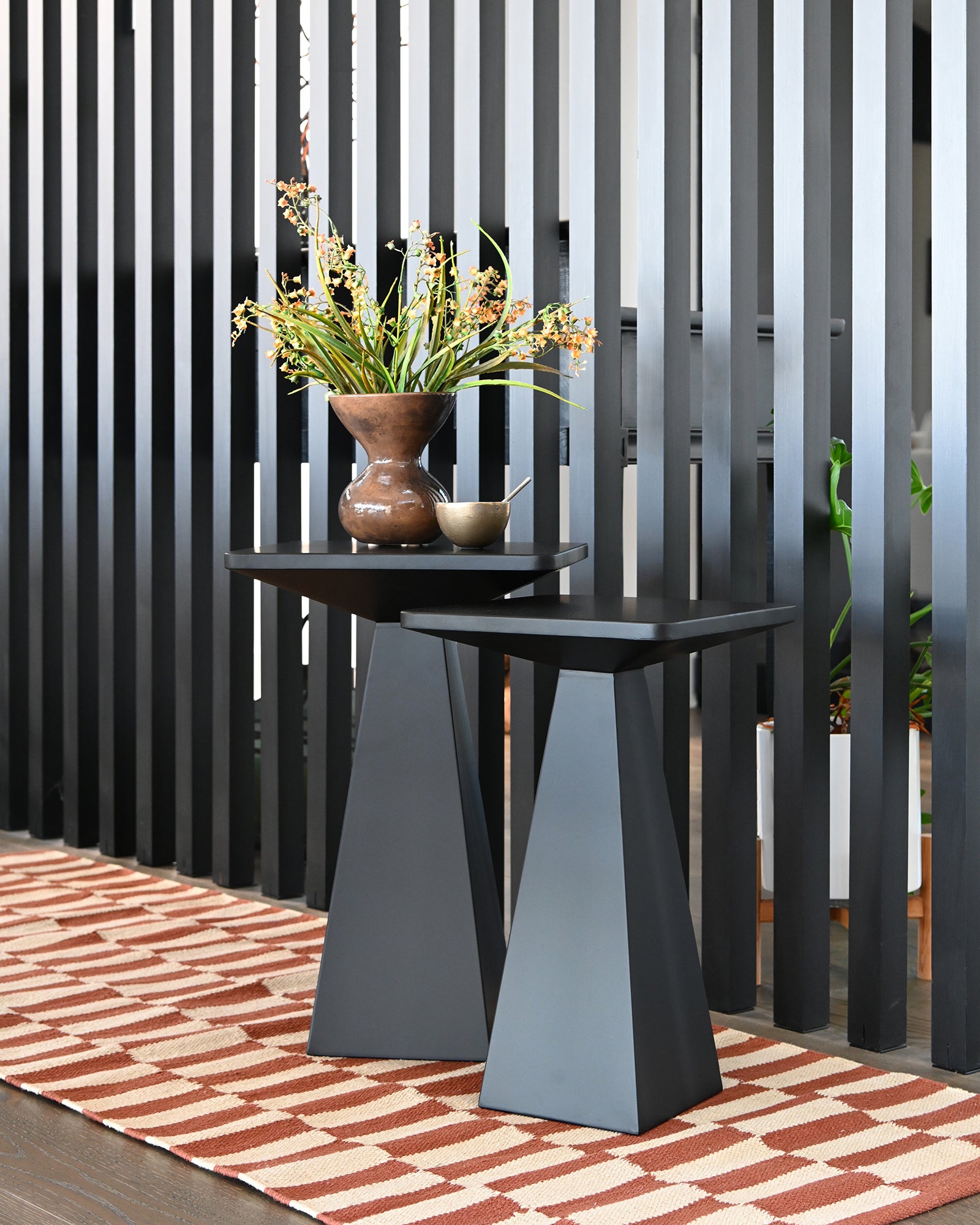 Lincoln Vase - Glossy Brown