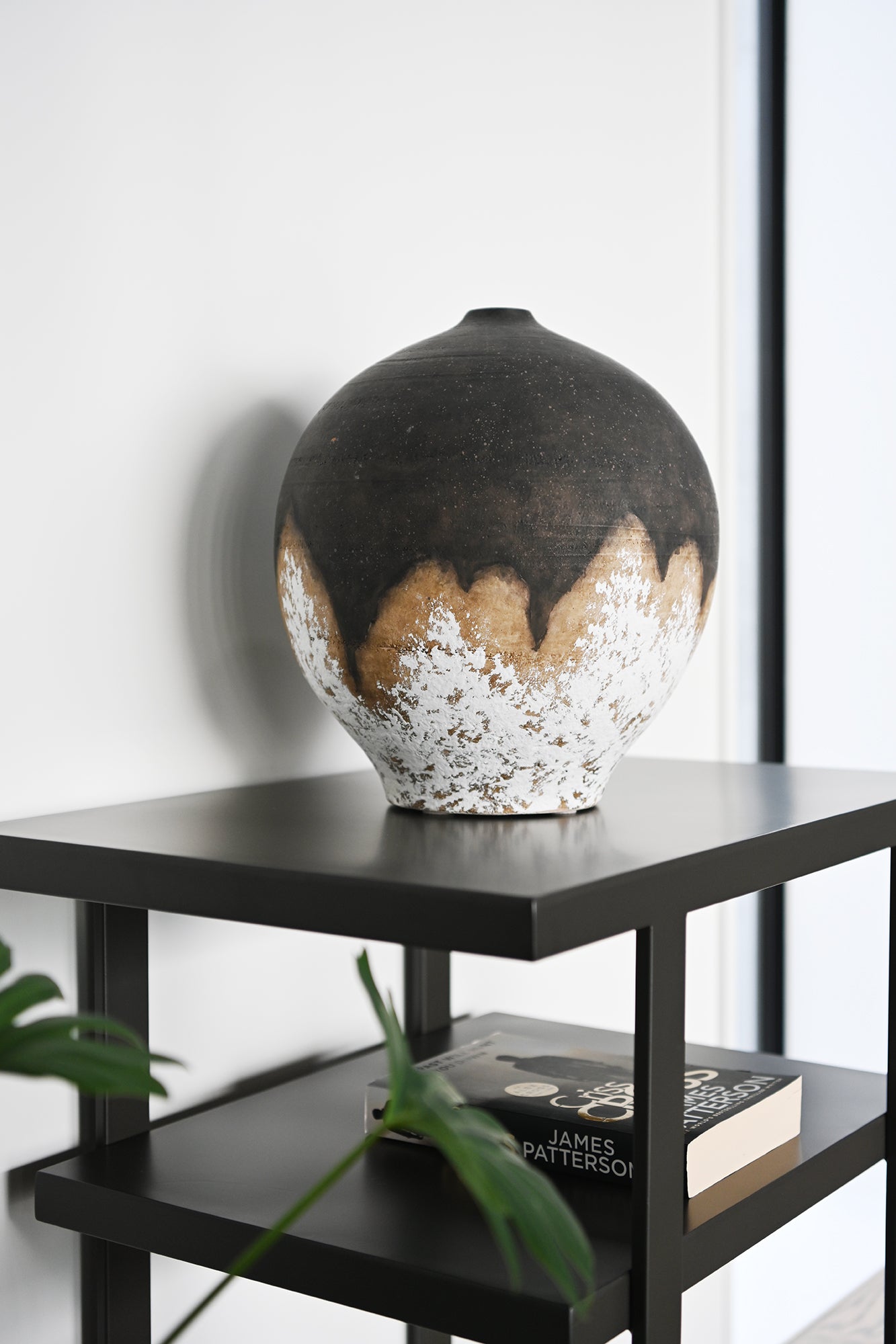 Hestia Pot - Brown/White