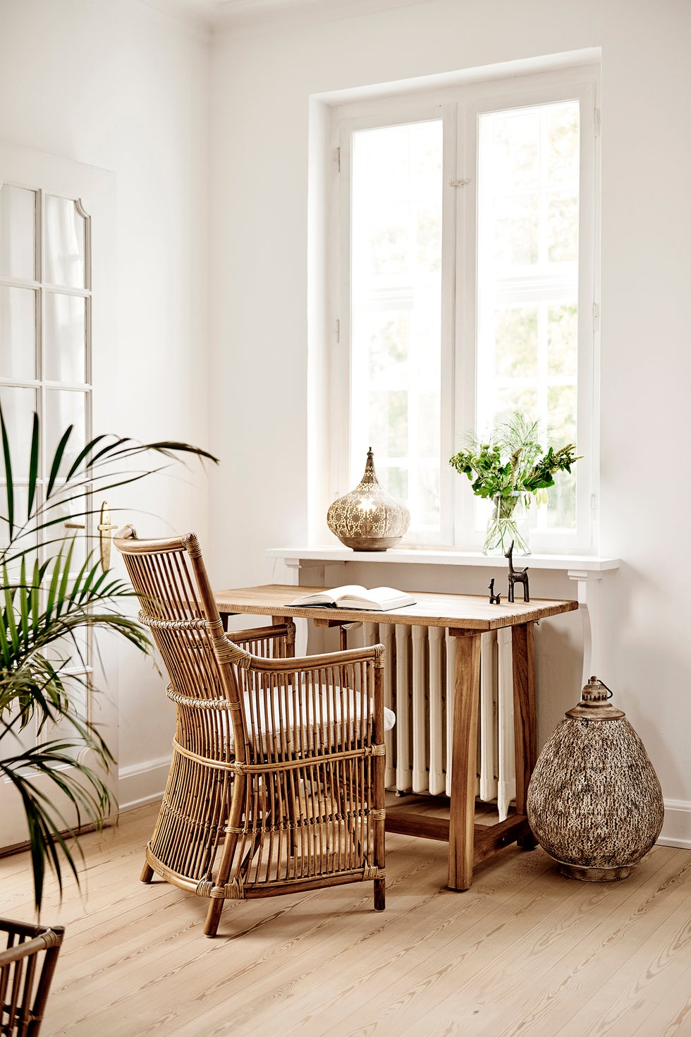 SIKA Originals Davinci Rattan Armchair w/White Seat Cushion - Antique