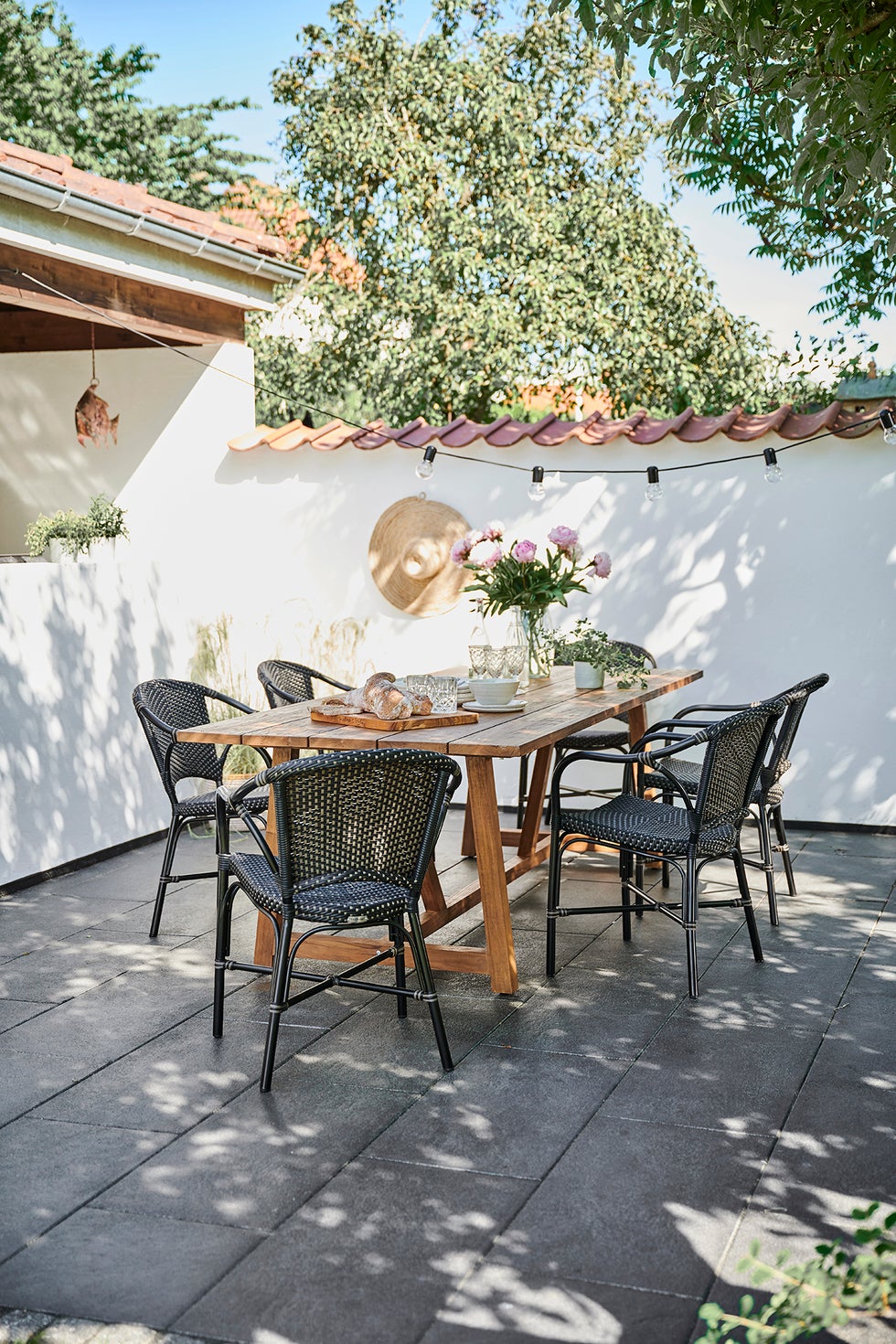 SIKA Alu-Affair Madeleine Armchair - Black w/White Dot/Black Frame