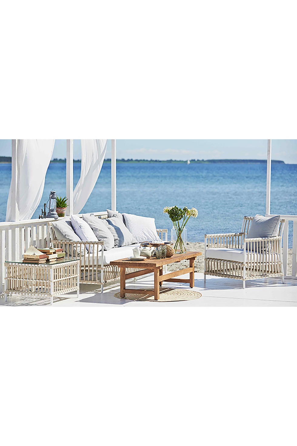SIKA Exterior Caroline Sofa w/Grey Cushions - Dove White