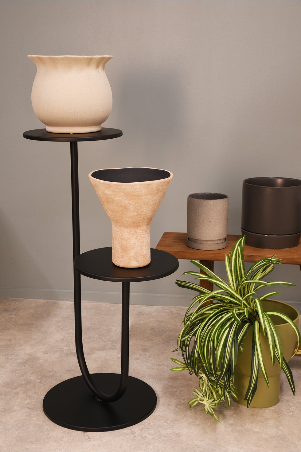 STUDIO Milton 2-Pot Stand Black*