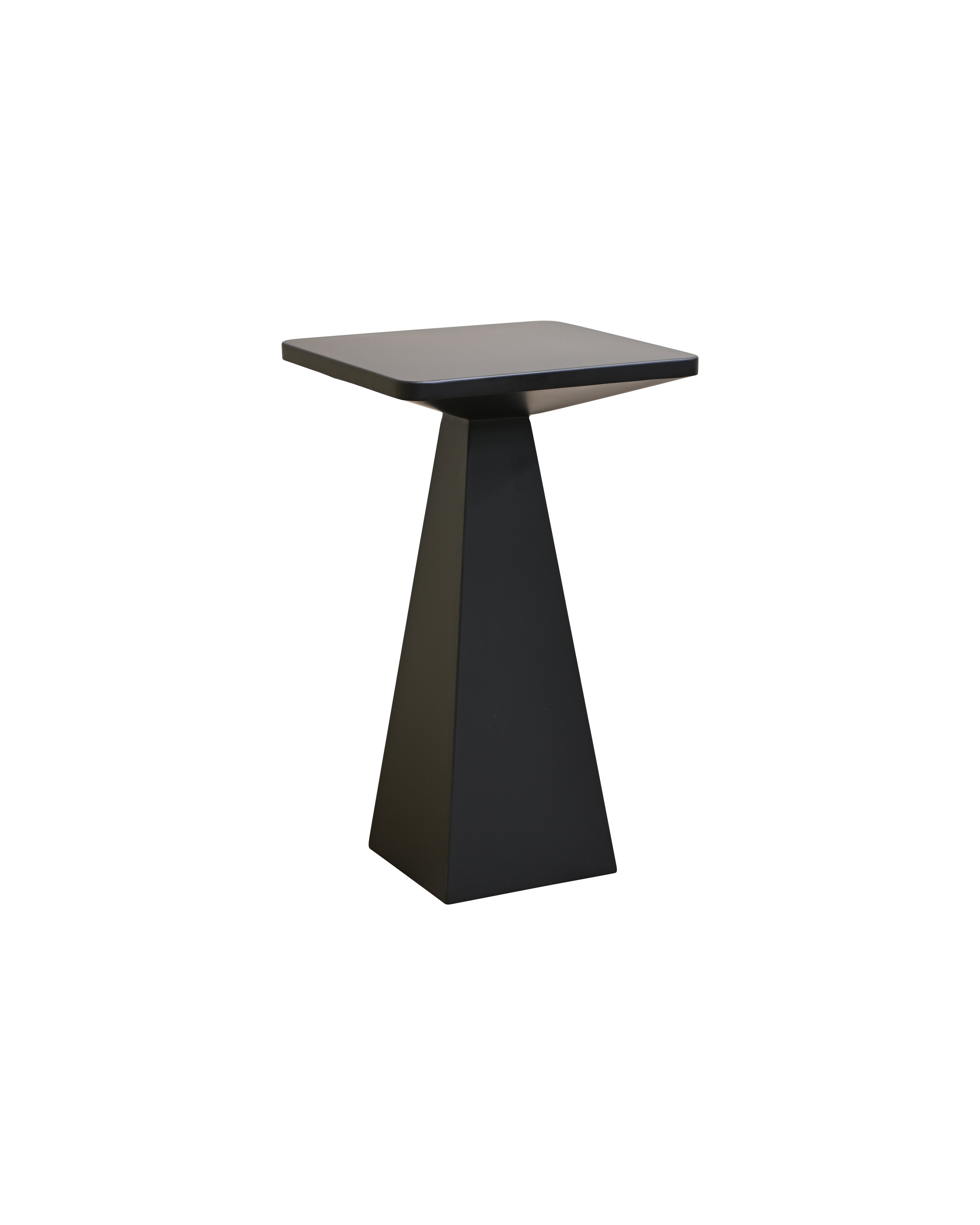 STUDIO Lyn Short Side Table - Black
