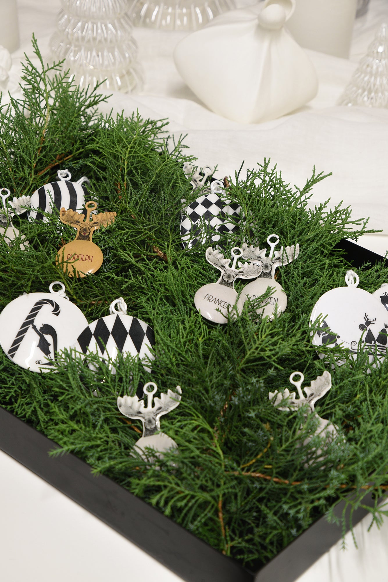 ENAMEL Hanging Reindeer Collection A/9