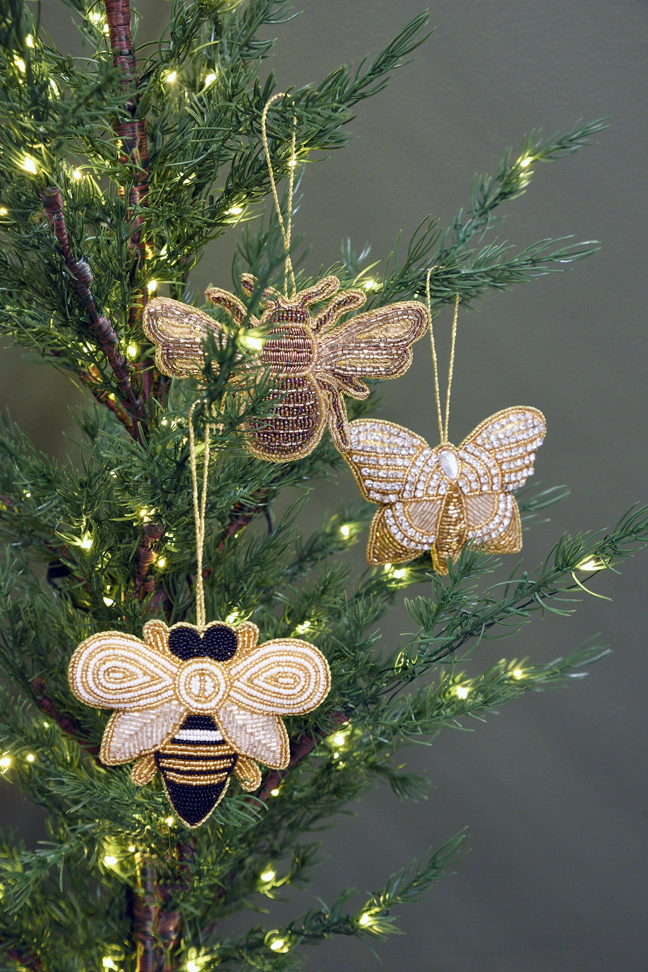 MAJESTIC Beaded Hanging Bee - White/Gold/Black