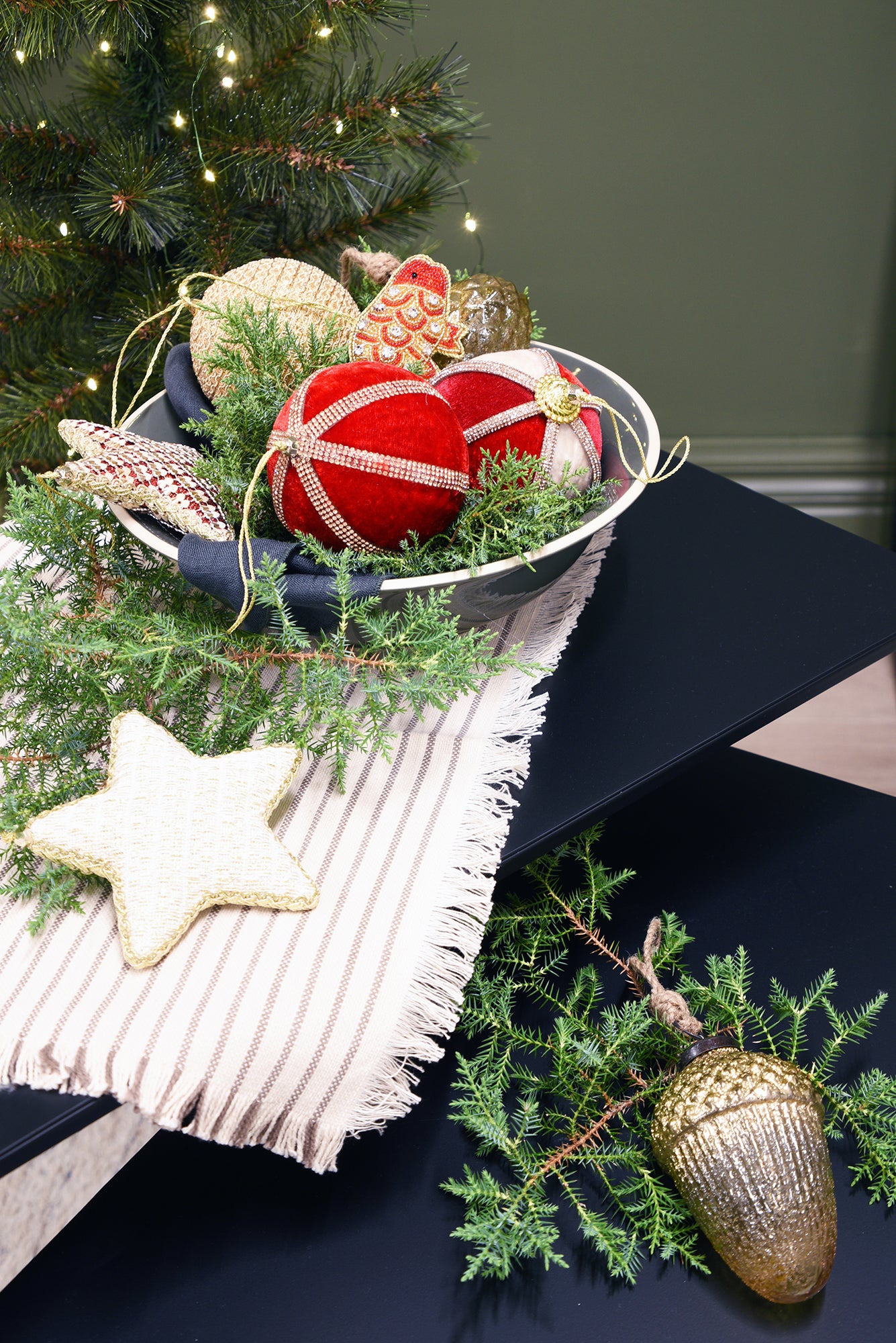 MAJESTIC Hanging Fabric Star - Red/Gold