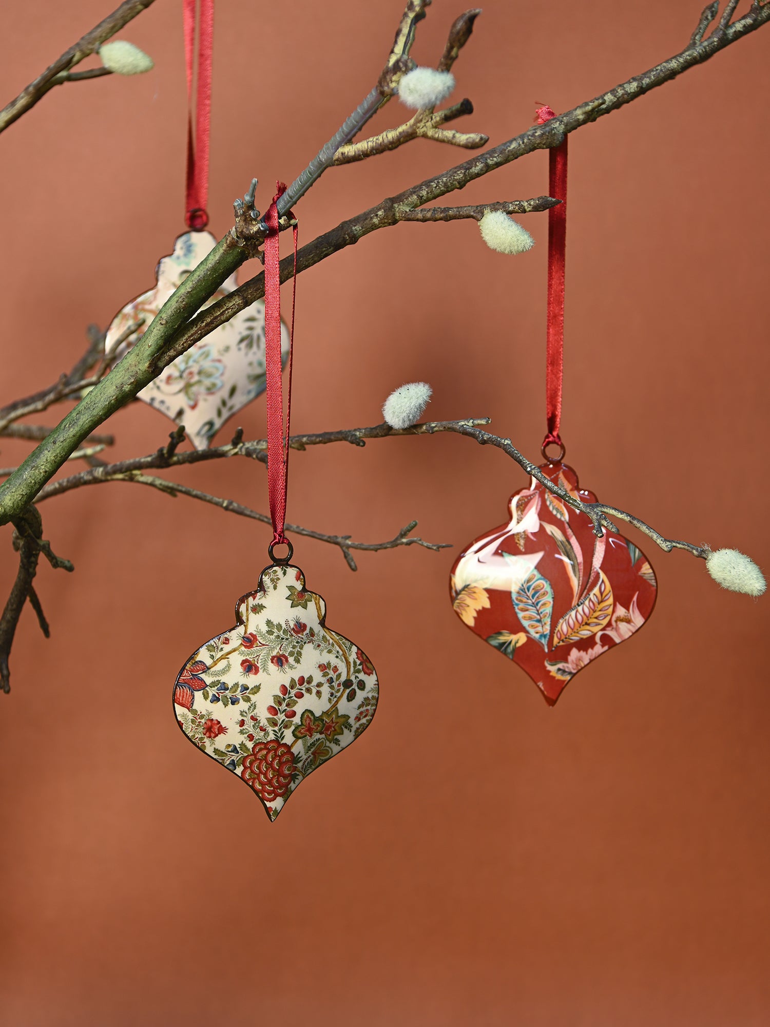 FLORAL Hanging Onions A/3 - Burgundys