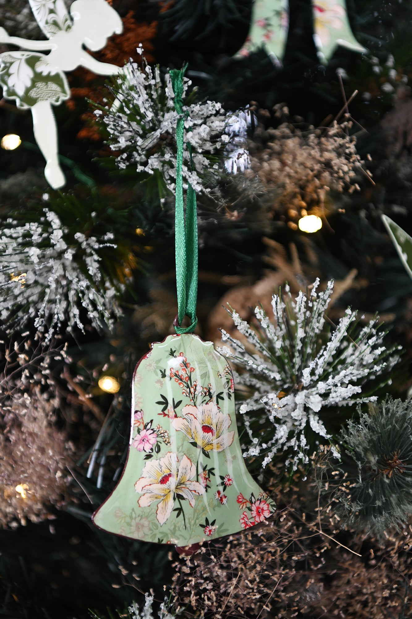 FLORAL Hanging Bell & Bow A/2 - Peonie