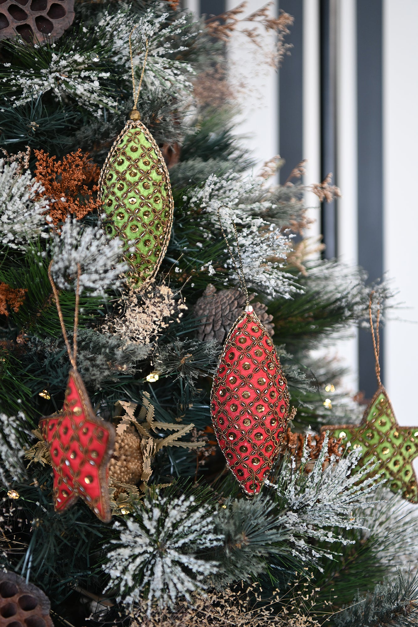 MAJESTIC Antique Hanging Beaded Star - Green