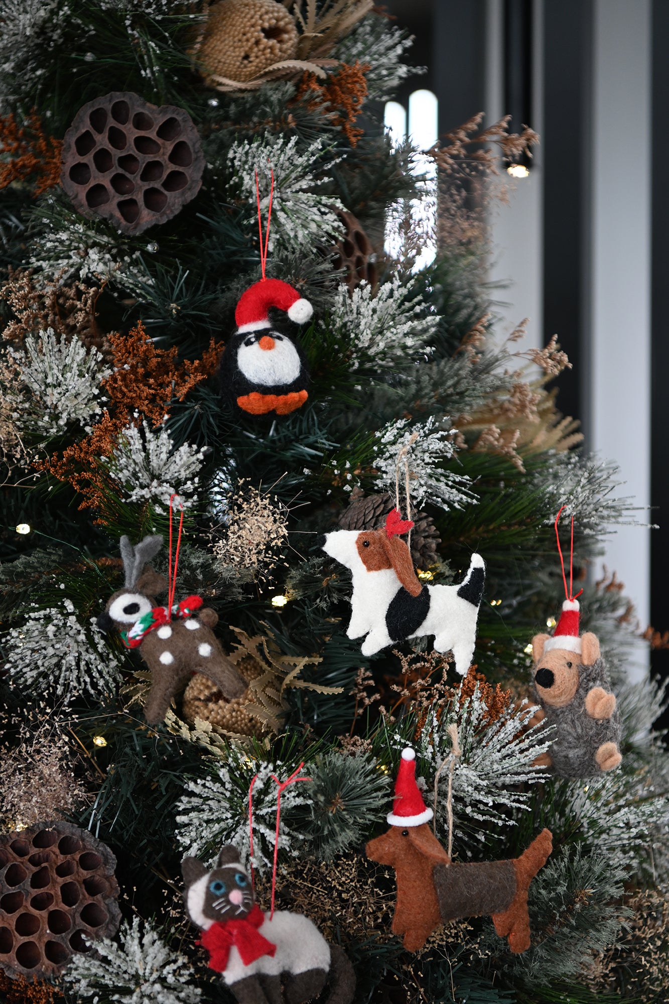 FELT White/Black Hanging Dog - Spot