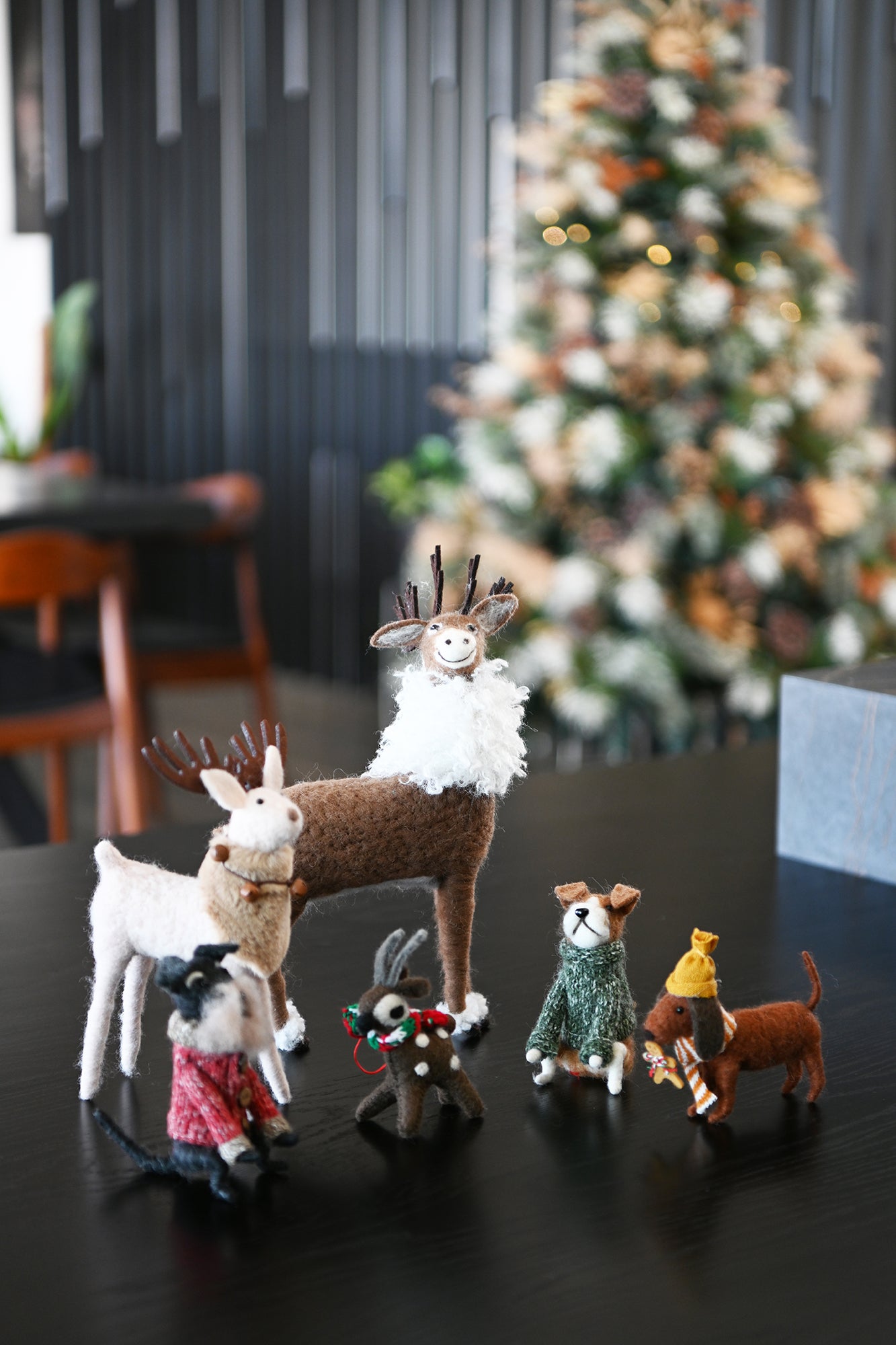 FELT Standing Deer - Daisy