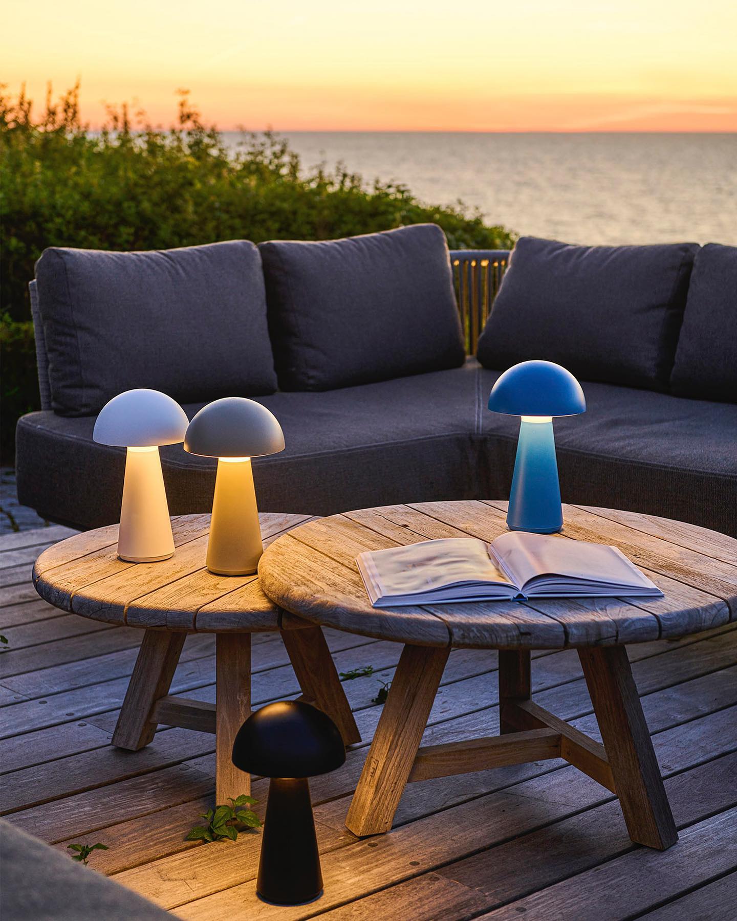 SAM from SIRIUS in Denmark has arrived this season in the shape of a new lamp.
SAM is water-resistant, wireless and has three light intensity settings.
For indoor and outdoor use. 
.
.
#sirius #siriusled #leds #lamp #indoorlighting #outdoorlighting #portablelighting #lamps #wireless #wirelesslamp #waterresistant