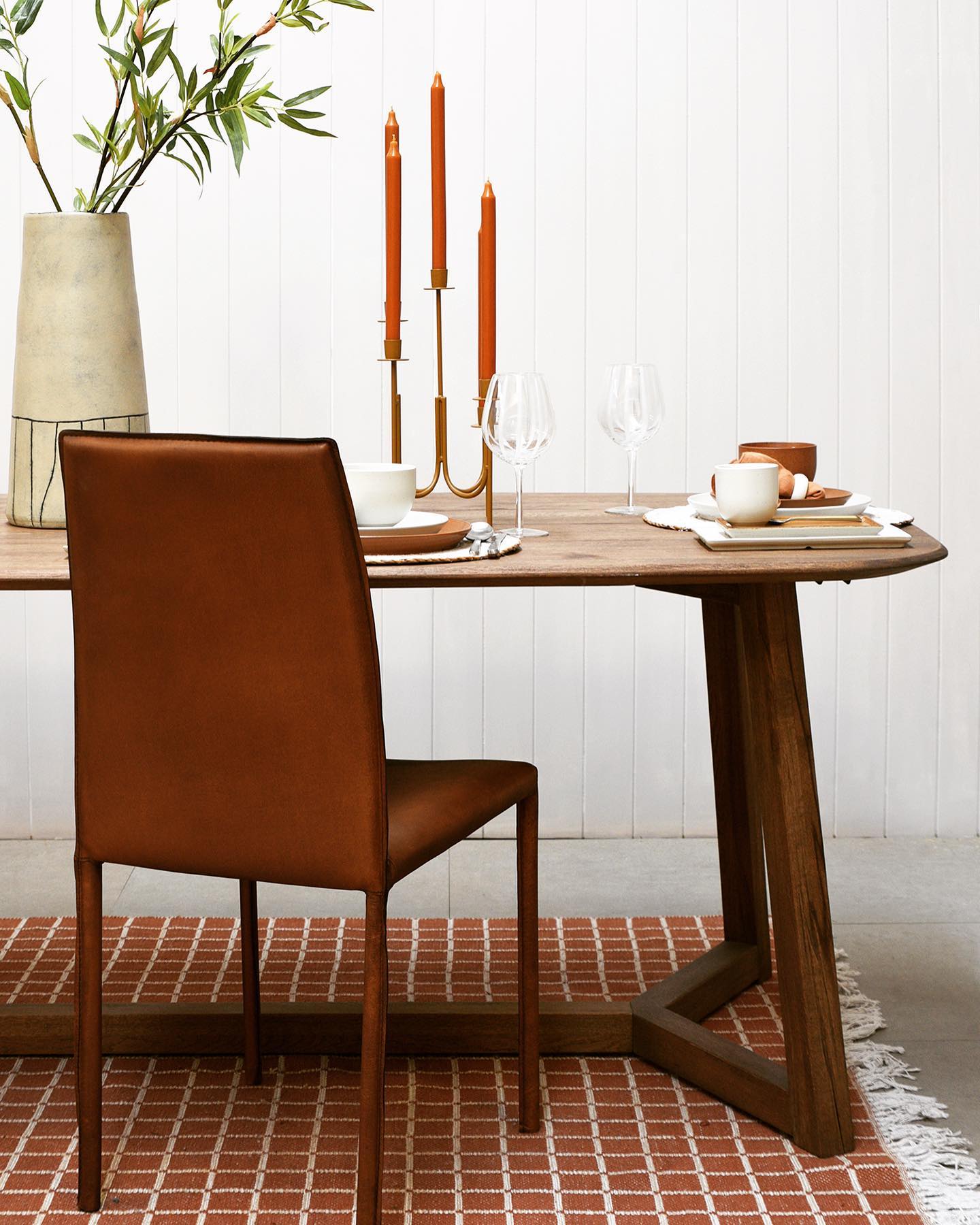 New from Pure Furniture is the PETRINA chair. Crafted in matt brown buffalo leather, the leather extends to cover the legs giving a seamless look.
Paired with the Pure HAWAII dining table, milled from 200 year old Romanian reclaimed oak, showing the beautiful grooves and grains of the timber. 
.
.
#dining #diningchair #diningtable #buffaloleather #oak #dininginstyle